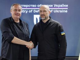 prague announces new anti-air deals ukraine moscow puts czech fm “russophobe” list tomáš pojar adviser prime minister (left) shakes hands denys shmyhal during meeting kyiv 30 2025 tme/denys_smyhal some aid