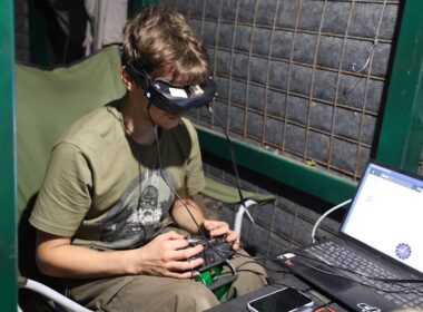 Ukraine drones AI swarms