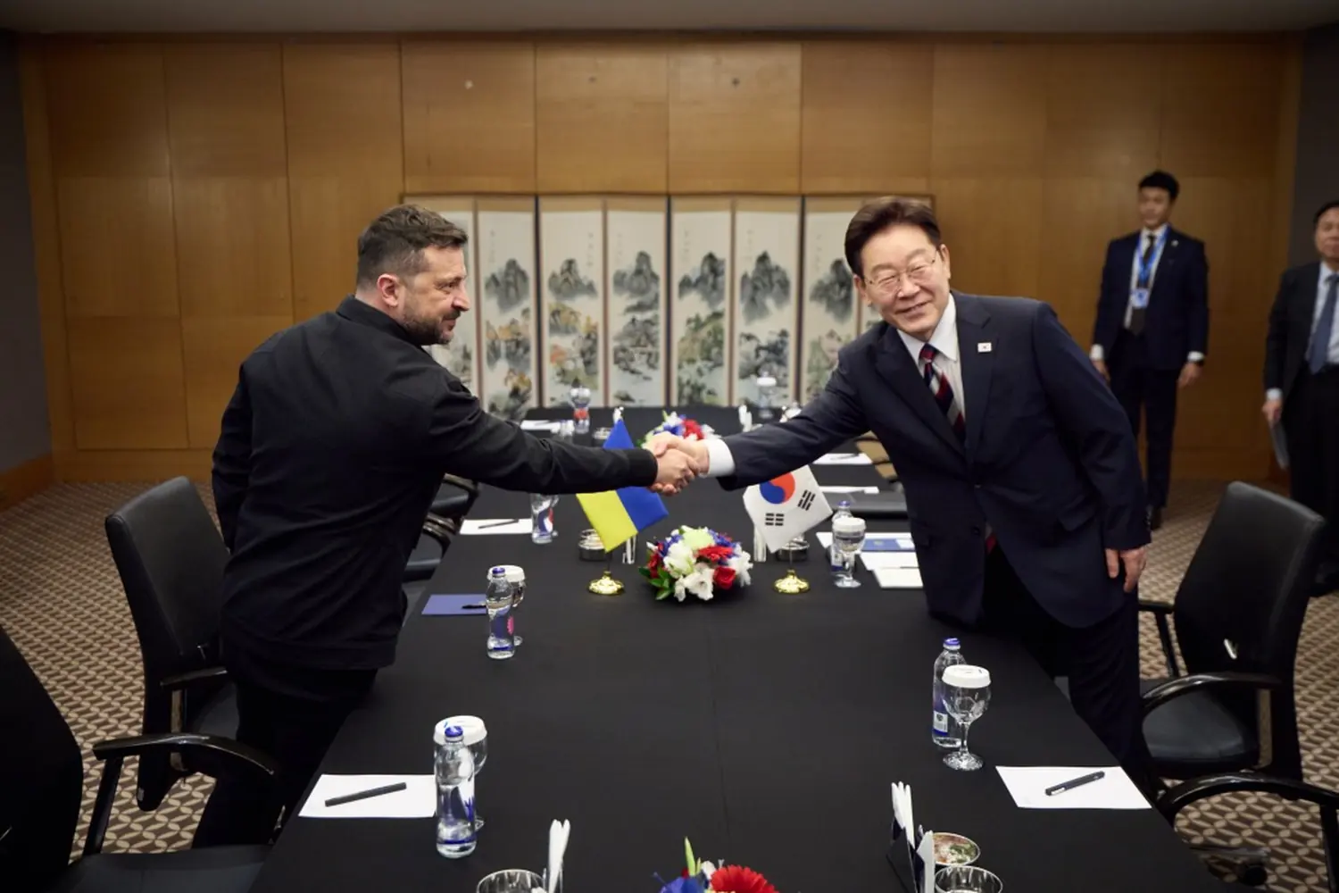 South Korean President Lee Jae-myung meets Ukrainian President Volodymyr Zelenskyy at the NATO summit in Ankara, 8 July 2026.