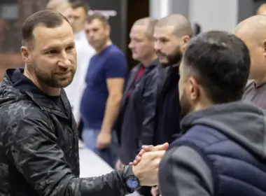 Ukrainian Defense Minister Yevhenii Khmara met commanders and soldiers from front-line units to discuss the needs of the front on 16 October, 2026. Source: The Ukrainian Defense Ministry